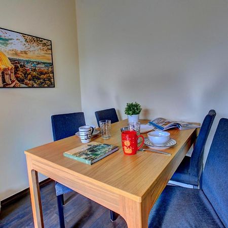 1Bd Nest In The Heart Of A Traditional Sofia Luaran gambar