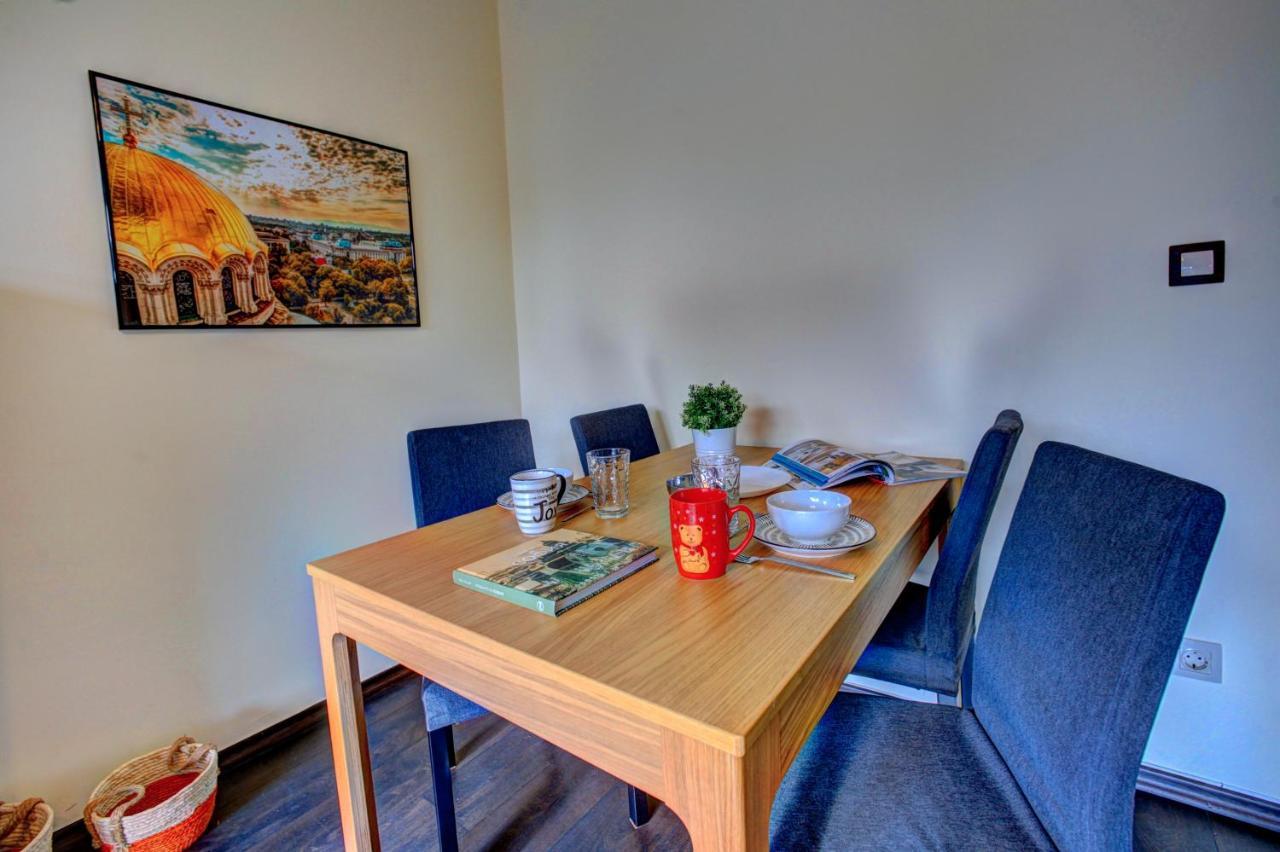 1Bd Nest In The Heart Of A Traditional Sofia Luaran gambar